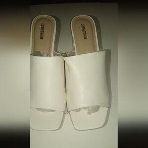 Women's cushionair size 9.5 slip-on's